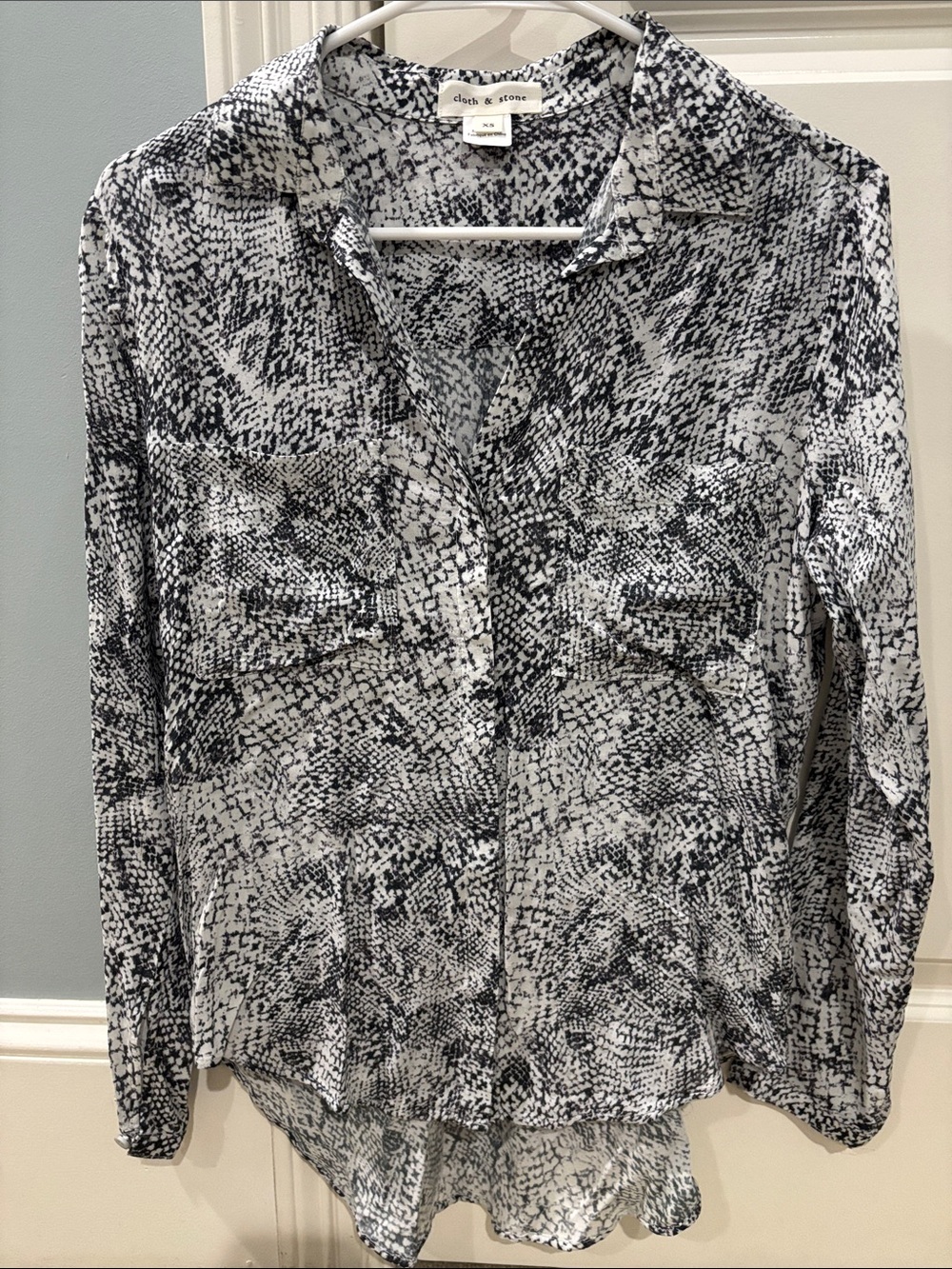 cloth & stone Black and White Abstract Print Button-Front Shirt